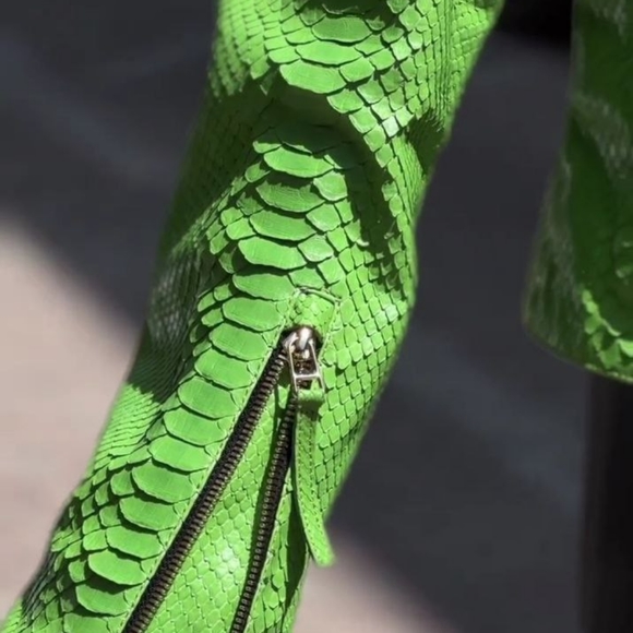 NWT WOMEN'S GENUINE PYTHON JACKET - Picture 6 of 10